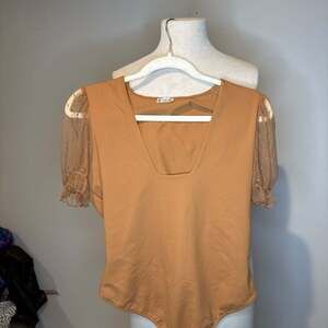 FREE PEOPLE  Boho Chic Bodysuit Caramel Brown Polka Dot Mesh Puff Sleeves Size L